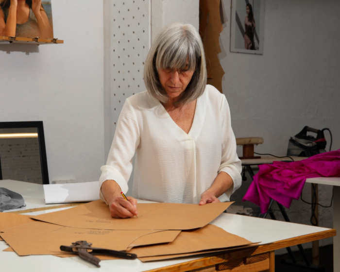 Anneliese in der 7-Tage KI Produkt Challenge – humorvoller Einstieg ins digitale Business mit künstlicher Intelligenz